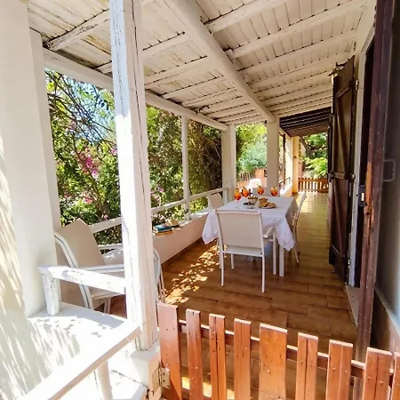 With Garden 500 Meters From Monte Nai Dom wakacyjny