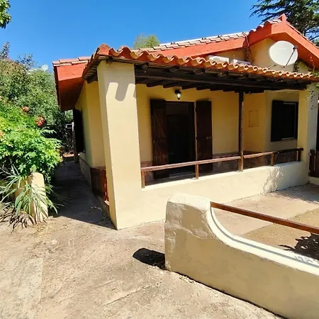 With Garden 500 Meters From Monte Nai Dom wakacyjny *